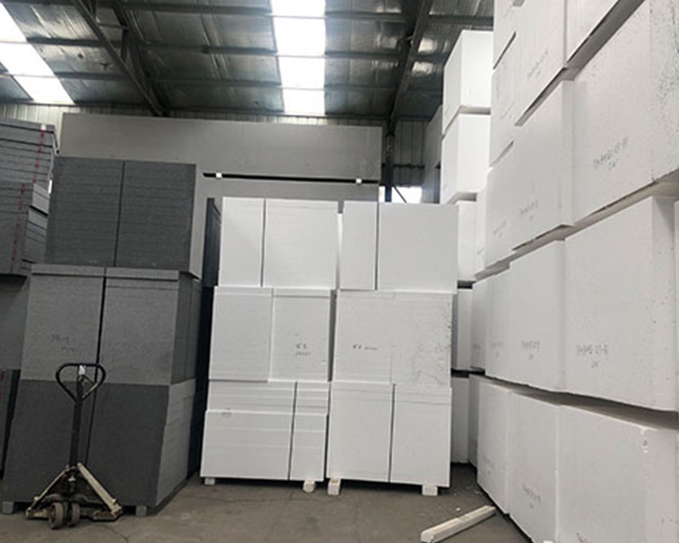 山西興富利偉業(yè)：石墨聚苯板施工中需要注意哪些問題？
